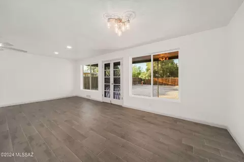 Living - 2525 E Lind Rd, Tucson, AZ 85716 photo 3 of 3