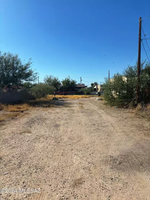 108 W 30th St #17, Tucson, AZ 85713