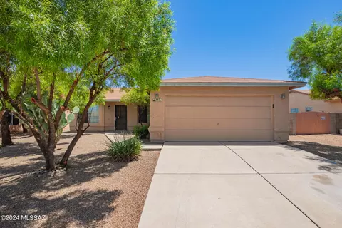 3871 S Desert Lake Dr, Tucson, AZ 85730