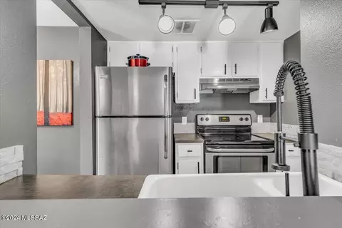 1620 N Wilmot Rd #E143, Tucson, AZ 85712