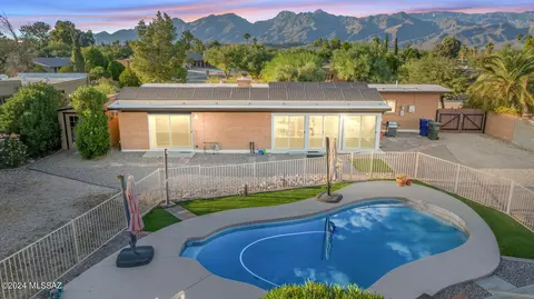 8360 E Albion Pl, Tucson, AZ 85715