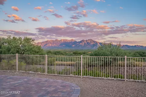 1745 W Placita Canoa Azul, Green Valley, AZ 85622