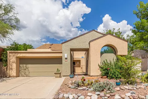 5195 E Woodspring Dr, Tucson, AZ 85712