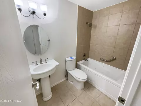 Bath - 5310 W Eaglestone Loop, Tucson, AZ 85742 photo 1 of 3