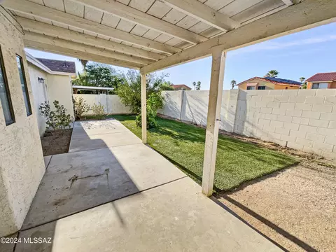 Exterior - 5310 W Eaglestone Loop, Tucson, AZ 85742 photo 4 of 4