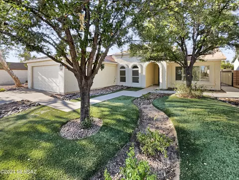 Exterior - 5310 W Eaglestone Loop, Tucson, AZ 85742 photo 3 of 4