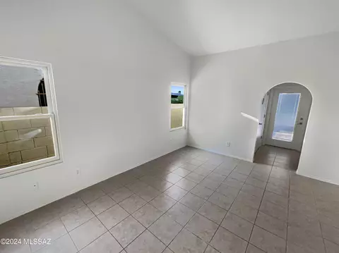 Living - 5310 W Eaglestone Loop, Tucson, AZ 85742 photo 4 of 4