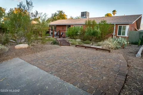 5326 E 7th St, Tucson, AZ 85711