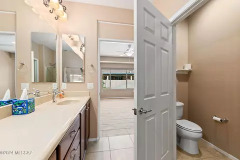 Bath - 13899 E Carruthers St, Vail, AZ 85641 photo 3 of 4