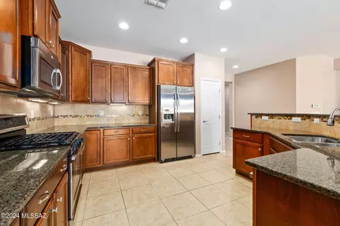Kitchen - 13899 E Carruthers St, Vail, AZ 85641 photo 3 of 3