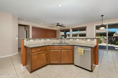 Kitchen - 13899 E Carruthers St, Vail, AZ 85641 photo 2 of 3