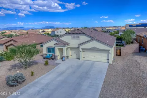 701 S Courts Redford Dr, Vail, AZ 85641