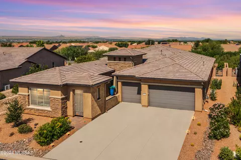 2527 E Canyon Crossing Dr, Green Valley, AZ 85614