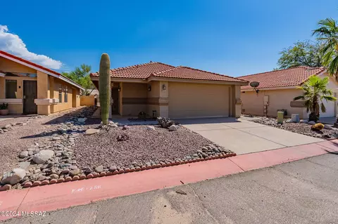 8064 N Highcountry Ave, Tucson, AZ 85741