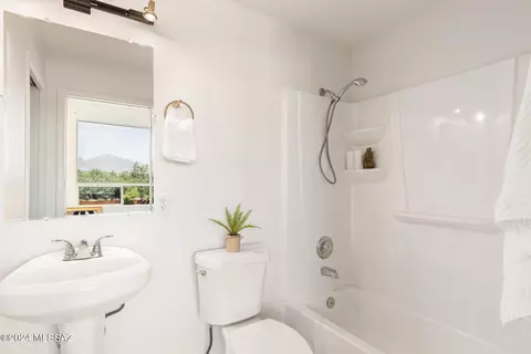Bath - 2811 E Allen Rd, Tucson, AZ 85716 photo 2 of 6