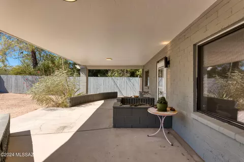 Exterior - 2811 E Allen Rd, Tucson, AZ 85716 photo 5 of 6