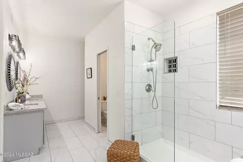 Bath - 2811 E Allen Rd, Tucson, AZ 85716 photo 5 of 6