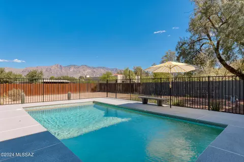 2811 E Allen Rd, Tucson, AZ 85716