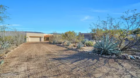 8925 S Placita Gama, Vail, AZ 85641