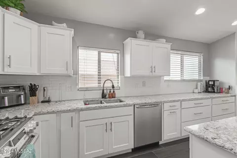 Kitchen - 625 E Blue Rock Way, Vail, AZ 85641 photo 3 of 3