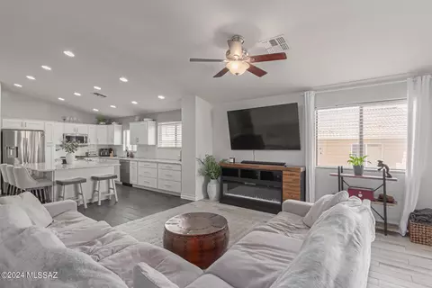 Living - 625 E Blue Rock Way, Vail, AZ 85641 photo 3 of 3