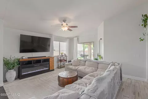 Living - 625 E Blue Rock Way, Vail, AZ 85641 photo 2 of 3