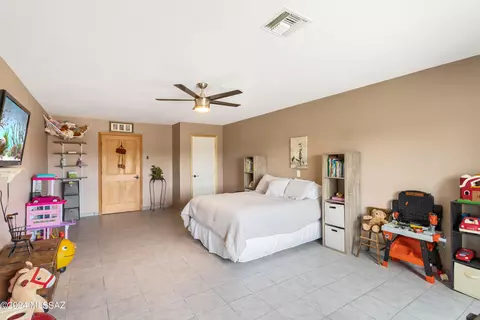 Bedroom - 17 Marthas Ln, Elgin, AZ 85611 photo 5 of 6
