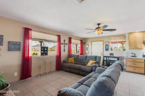 Living - 17 Marthas Ln, Elgin, AZ 85611 photo 1 of 2