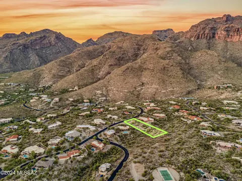 7434 N Camino Sin Vacas, Tucson, AZ 85718