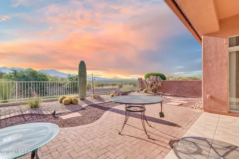 5821 S Painted Canyon Dr, Green Valley, AZ 85622