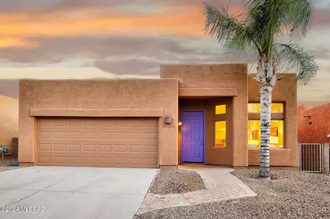 2402 E Moonrise Pl, Tucson, AZ 85719