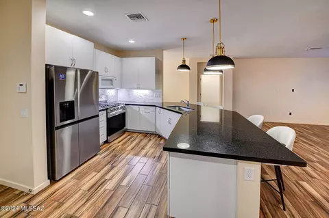7582 E Chalkboard Ct, Tucson, AZ 85715 photo 5