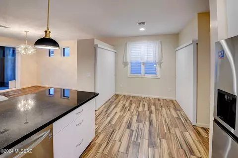 7582 E Chalkboard Ct, Tucson, AZ 85715 photo 9
