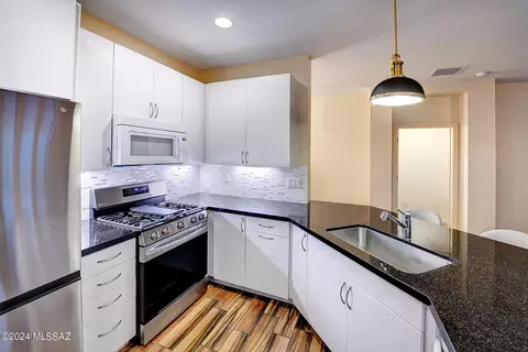7582 E Chalkboard Ct, Tucson, AZ 85715 photo 6