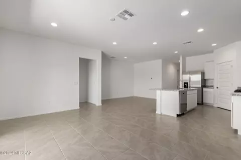 9781 E Gray Hawk Dr, Tucson, AZ 85730 photo 5