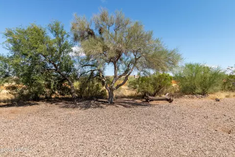Exterior - 10415 E Observatory Dr, Vail, AZ 85641 photo 6 of 8
