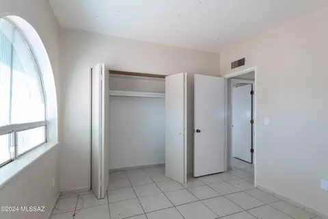 Bedroom - 10415 E Observatory Dr, Vail, AZ 85641 photo 4 of 5