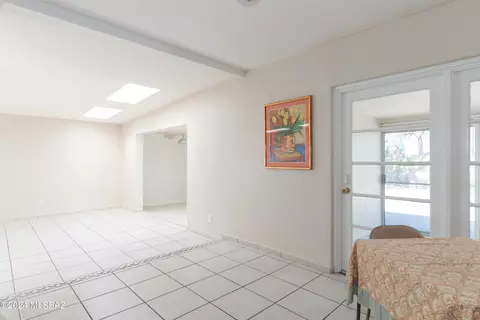 Dining - 10415 E Observatory Dr, Vail, AZ 85641 photo 2 of 3