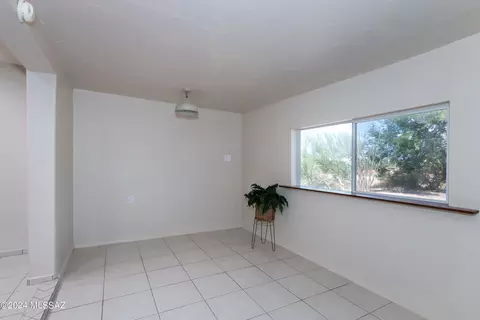 Dining - 10415 E Observatory Dr, Vail, AZ 85641 photo 3 of 3