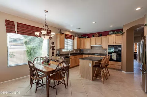 Kitchen - 63162 E Whispering Tree Ln, Saddlebrooke, AZ 85739 photo 6 of 6