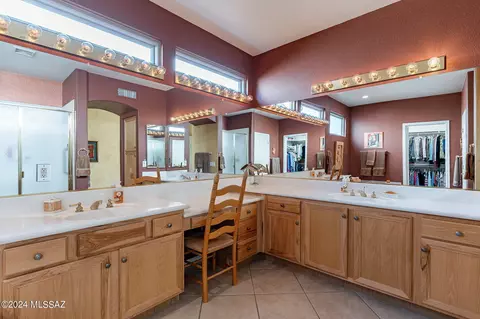 Bath - 63162 E Whispering Tree Ln, Saddlebrooke, AZ 85739 photo 1 of 4