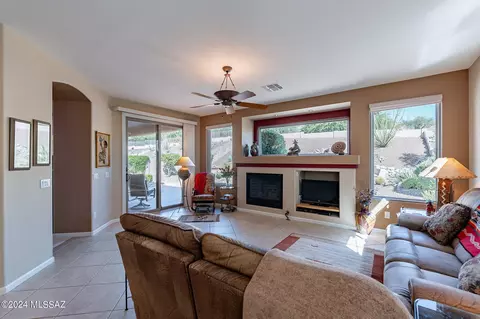 Living - 63162 E Whispering Tree Ln, Saddlebrooke, AZ 85739 photo 3 of 5