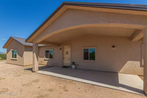 3258 W Thunder Pass Rd, Benson, AZ 85602