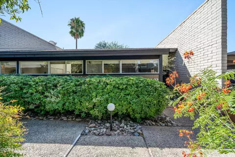5701 E Glenn St #33, Tucson, AZ 85712