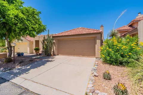 261 E Belcourte Pl, Tucson, AZ 85737