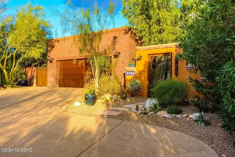 5152 E Camino Bosque, Tucson, AZ 85718