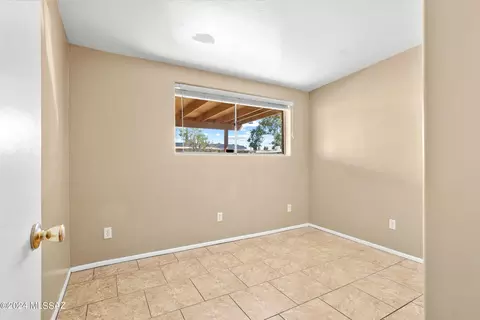 Bedroom - 3738 E Dover Stra, Tucson, AZ 85706 photo 3 of 3