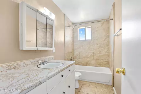 Bath - 3738 E Dover Stra, Tucson, AZ 85706 photo 4 of 4