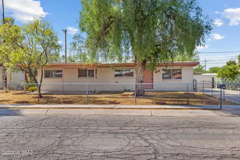 3738 E Dover Stra, Tucson, AZ 85706