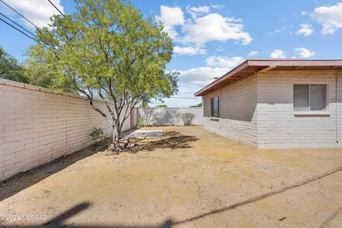 Exterior - 3738 E Dover Stra, Tucson, AZ 85706 photo 3 of 4